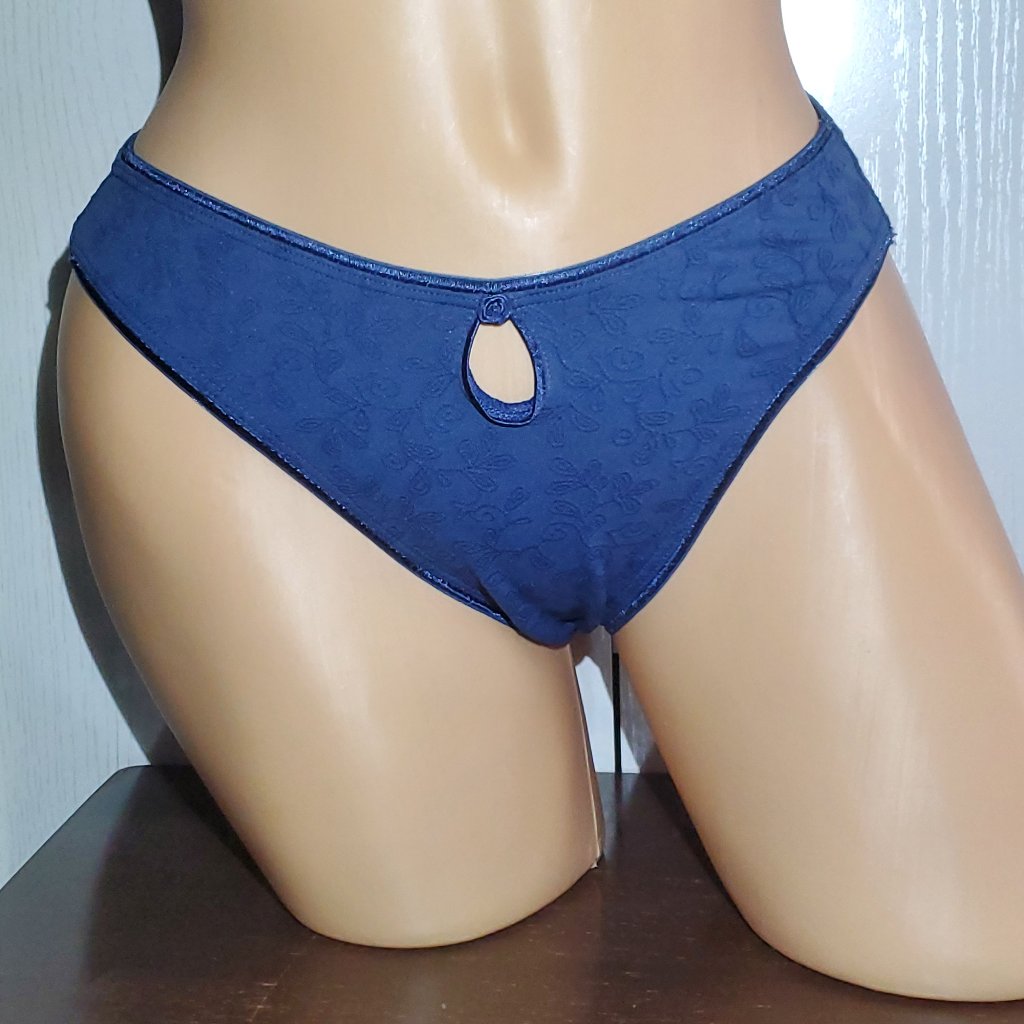 Victoria's Secret Vintage Panties. New With Tags Size Medium.